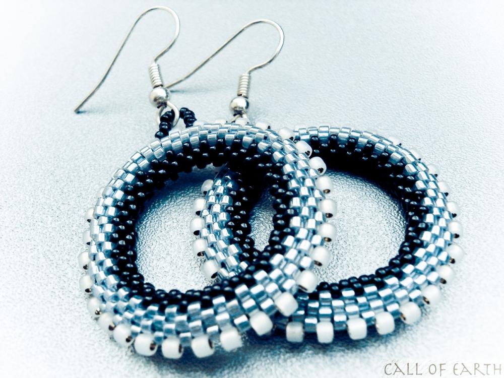 Morning Mist. Metallic Chic Hoop Earrings. Holiday jewelry. Black Silver Grey gray Beadwoven Wheel. made for order