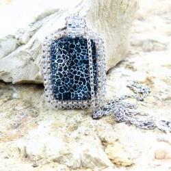 Minimalist chic fashion Black agate stone pendant. unique jewelry