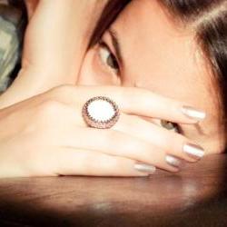 Vintage Look glam cocktail ring. Light amethyst bead woven gift idea under 50
