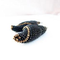 Black Shell. Vintage Look. Beaded Dangle Earrings. Holiday style Fashion jewelry